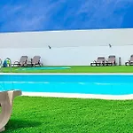 Hotel Hmb *